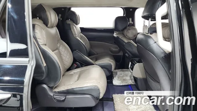 Kia Canival Новый Carnival 4 поколение Бензин 9 мест Hi-Limousine (Спецкузов) — Фото автомобиля 11