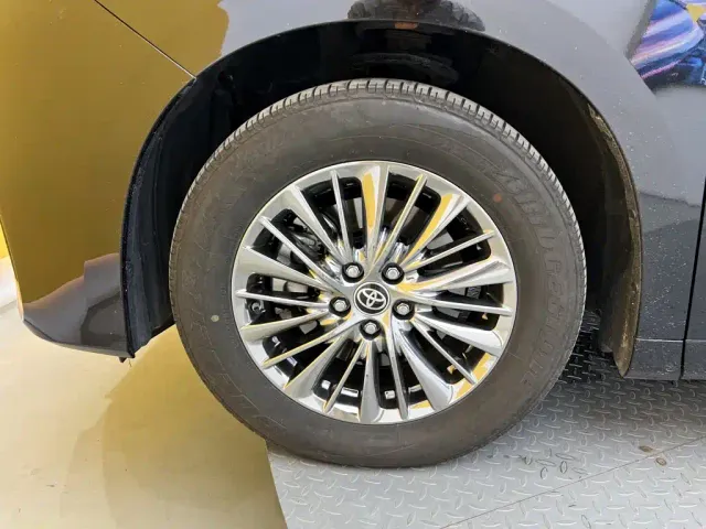 Toyota Alphard — Фото автомобиля 5