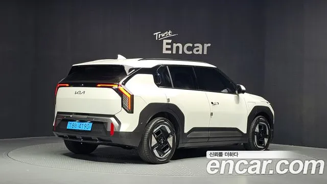 Kia EV3 — Фото автомобиля 2