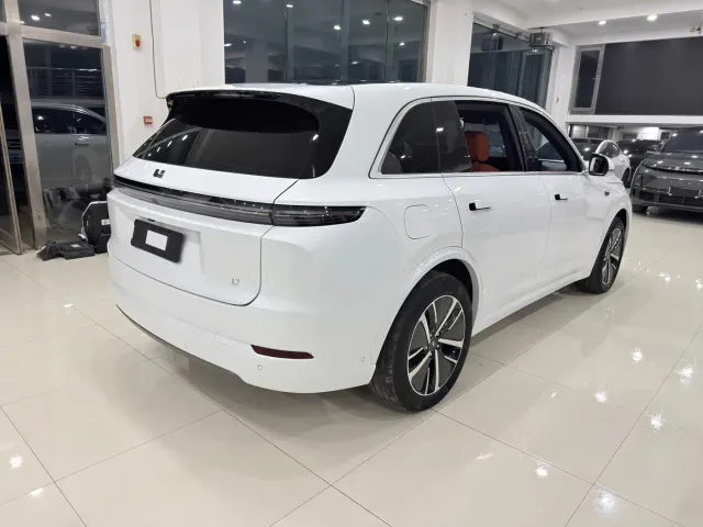 Li Auto L7 — Фото автомобиля 3