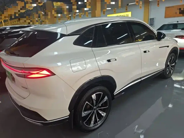 Roewe RX5 — Фото автомобиля 6