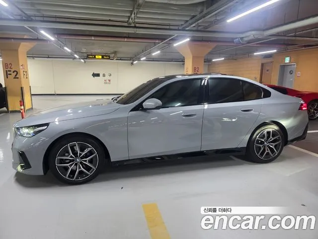 BMW 5 Series G60 — Фото автомобиля 4