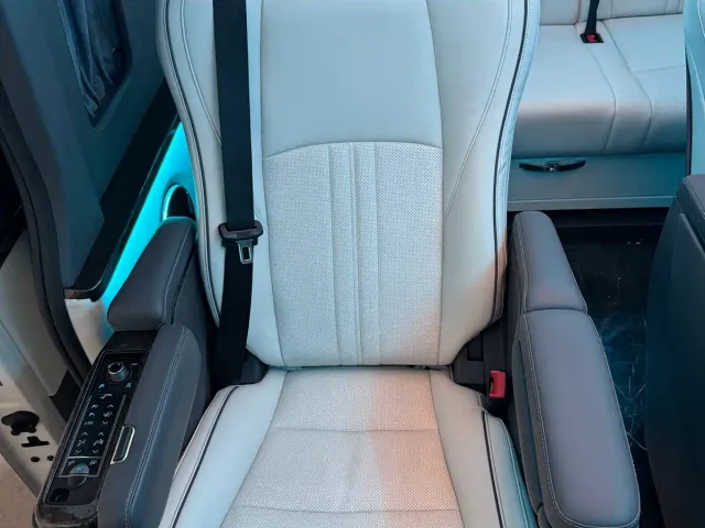 Toyota HIACE — Фото автомобиля 14