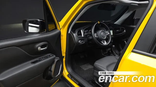 Jeep Renegade — Фото автомобиля 15