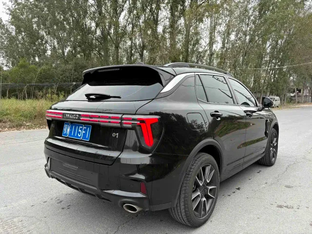 Lynk & Co 01 — Фото автомобиля 6