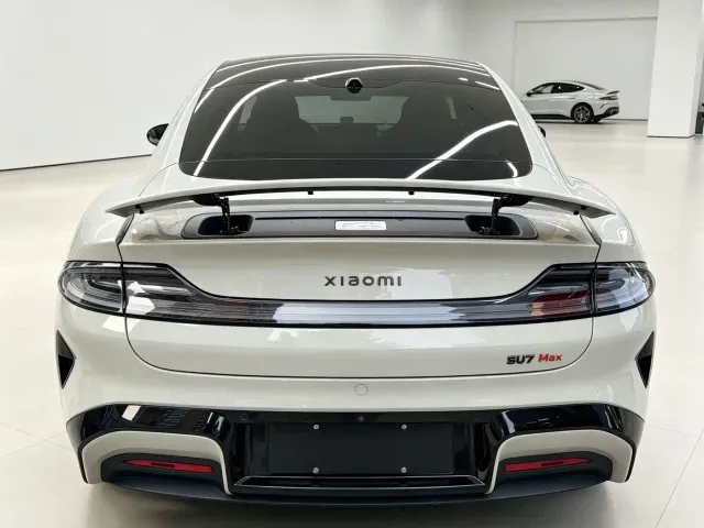 Xiaomi SU7 — Фото автомобиля 8
