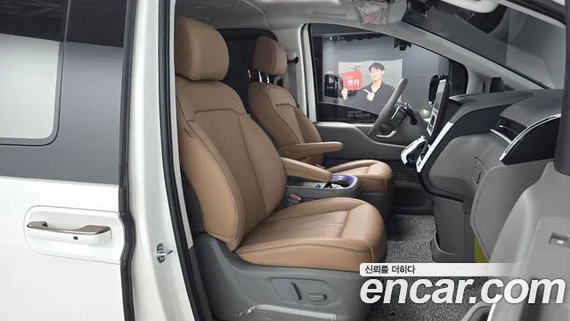 Hyundai Staria Staria 4WD Lounge 9 мест — Фото автомобиля 9