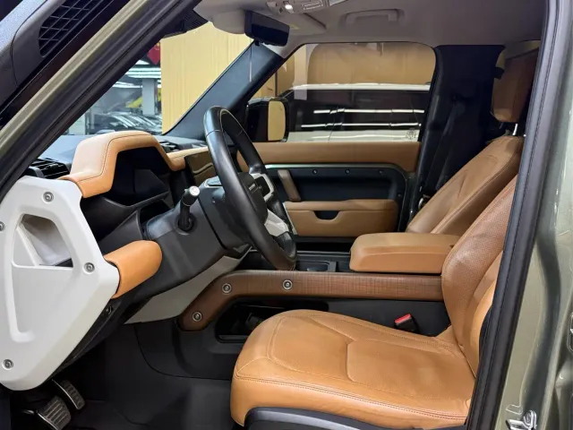 Land Rover Defender — Фото автомобиля 5