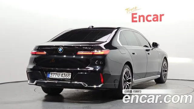 BMW 7-Series — Фото автомобиля 2
