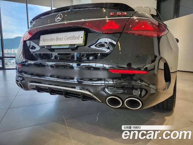 Mercedes-Benz E-Class — Фото автомобиля 11