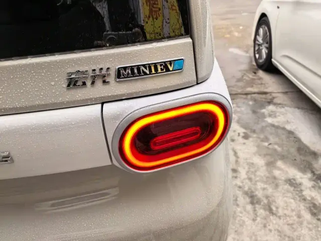 Wuling Hongguang Mini EV — Фото автомобиля 7