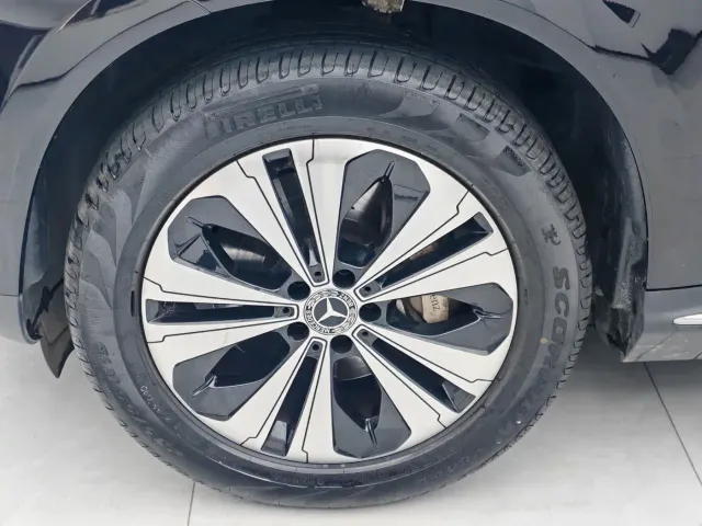 Mercedes-Benz EQC — Фото автомобиля 8