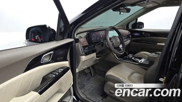 Kia Carnival Generation 4 — Фото автомобиля 14