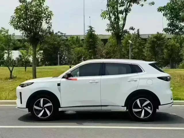 Changan Qiyuan Q05 — Фото автомобиля 9