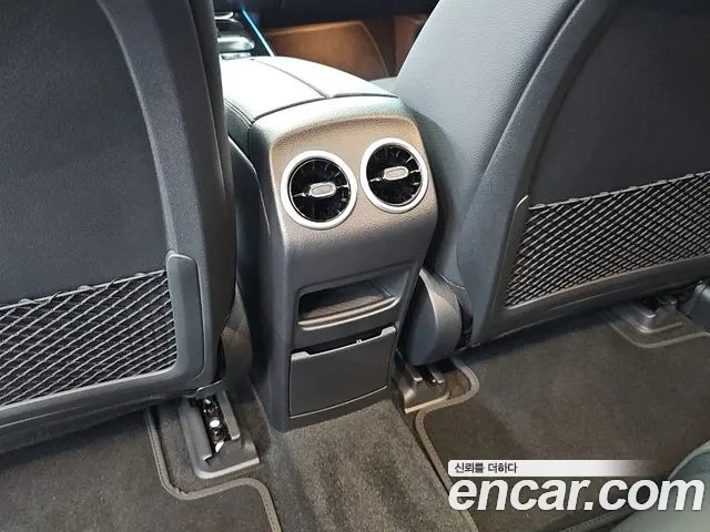 Mercedes-Benz EQA — Фото автомобиля 13