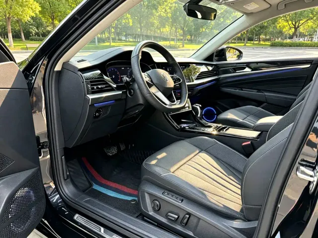 Volkswagen Passat — Фото автомобиля 12