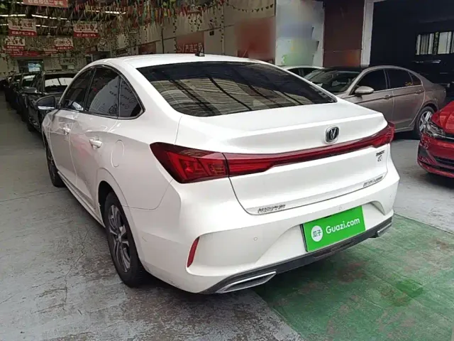 Changan Eado — Фото автомобиля 22
