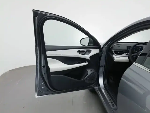 BYD Seal 05 DM-i — Фото автомобиля 8