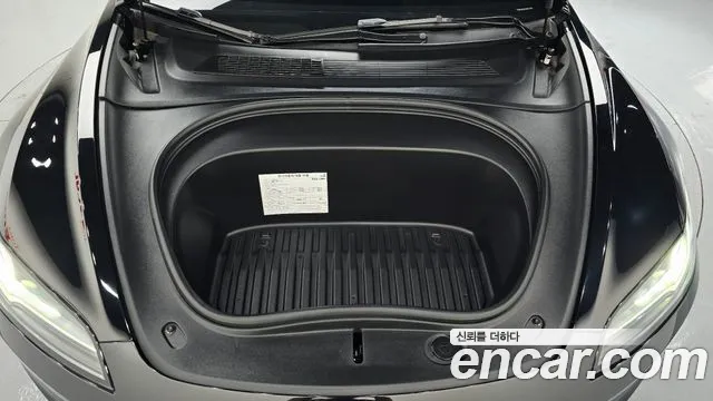 Tesla Model 3 — Фото автомобиля 5