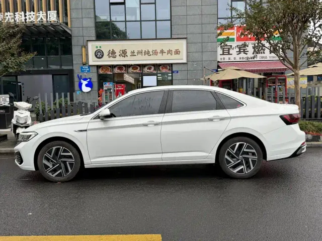 Volkswagen Sagitar — Фото автомобиля 3