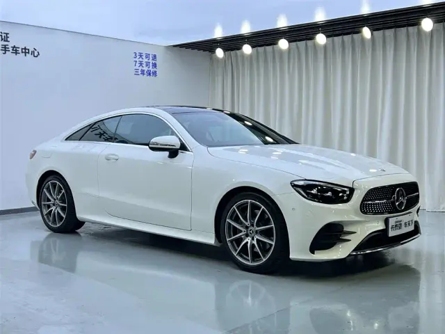 Mercedes-Benz E-Class — Фото автомобиля 2