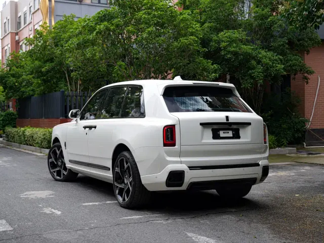 Rolls-Royce Cullinan — Фото автомобиля 3