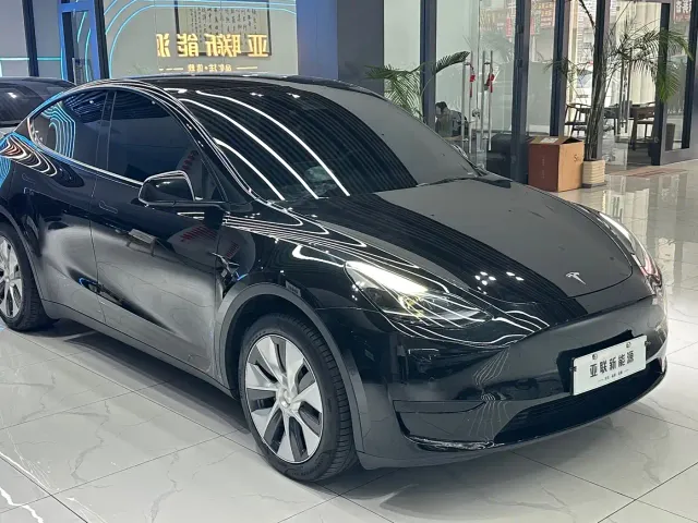 Фотография автомобиля — Tesla Model Y