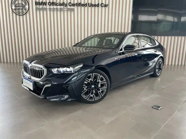BMW 5 Series — Фото автомобиля 2