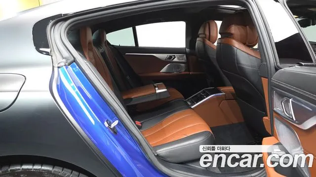BMW 8 Series G15 — Фото автомобиля 17