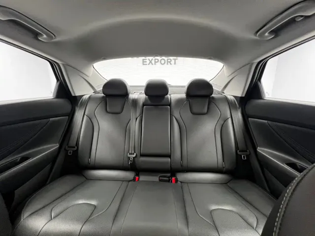 Hyundai Elantra — Фото автомобиля 16