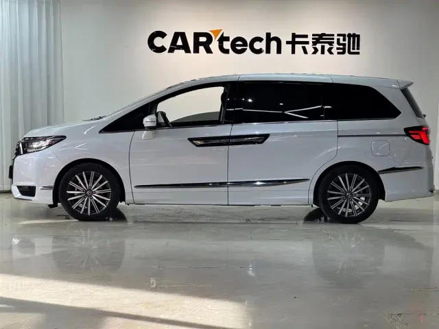Honda Elysion — Фото автомобиля 3