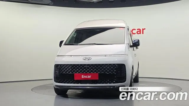 Hyundai Staria Staria 4WD Lounge 9 мест — Фото автомобиля 3