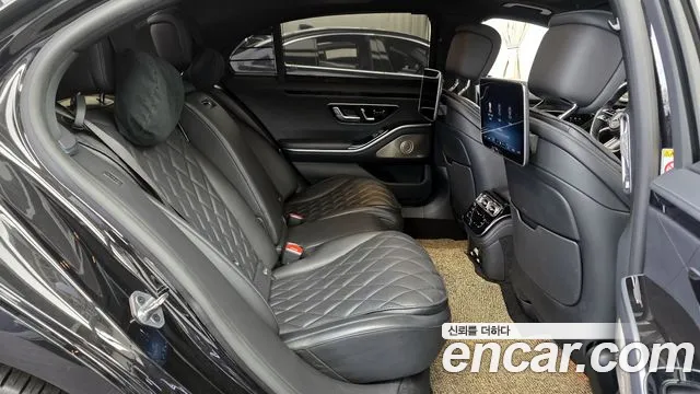 Mercedes-Benz S-Class — Фото автомобиля 12
