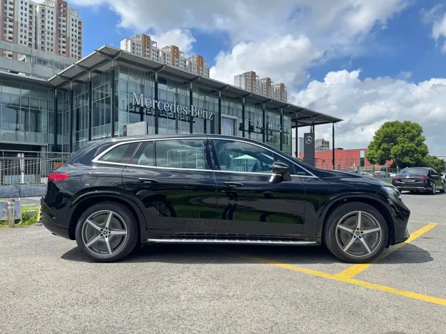 Mercedes-Benz EQS SUV — Фото автомобиля 4