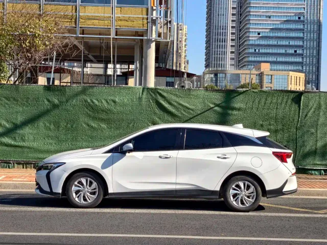 Buick Velite 6 — Фото автомобиля 4