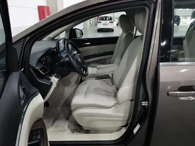 Buick Buick GL8 2023 Model Land Business Class Comfort — Фото автомобиля 10