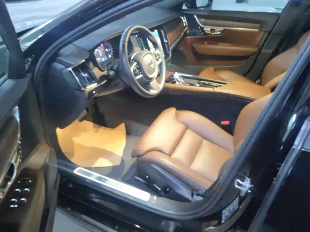 Volvo S90 — Фото автомобиля 9