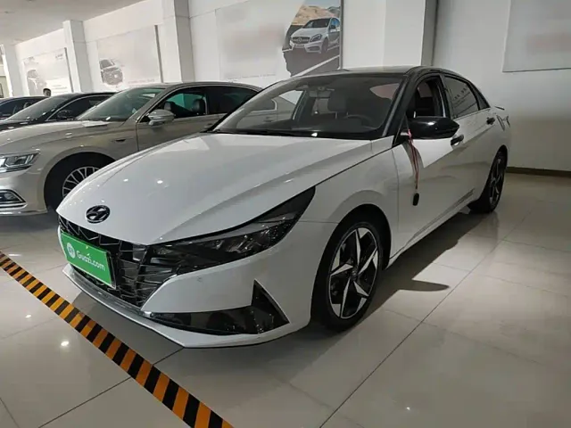 Фотография автомобиля — Hyundai Elantra