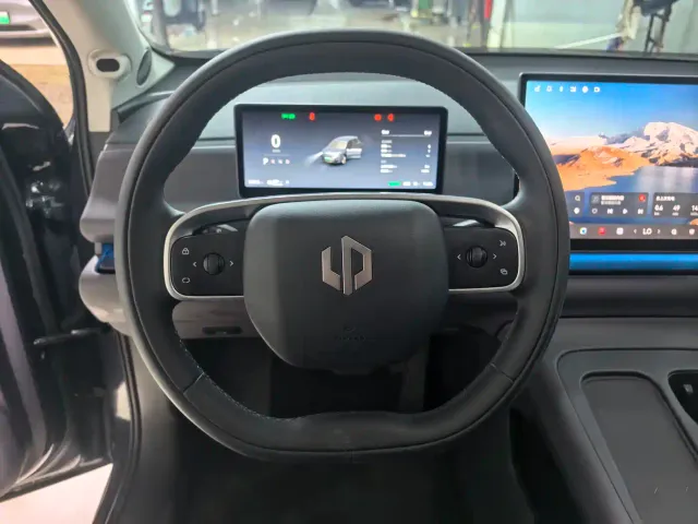 Leapmotor C10 — Фото автомобиля 6
