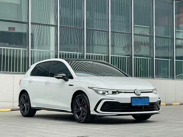 Volkswagen Golf — Фото автомобиля 3