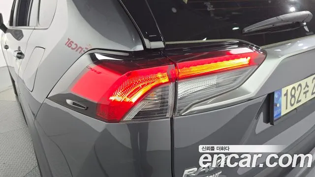 Toyota RAV4 5th Gen — Фото автомобиля 8