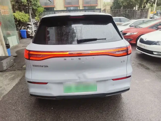 Geely Galaxy E5 — Фото автомобиля 5