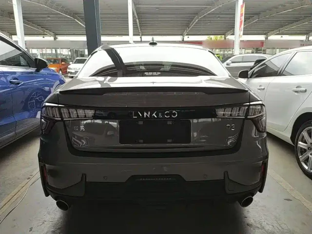 Lynk & Co 03 — Фото автомобиля 5