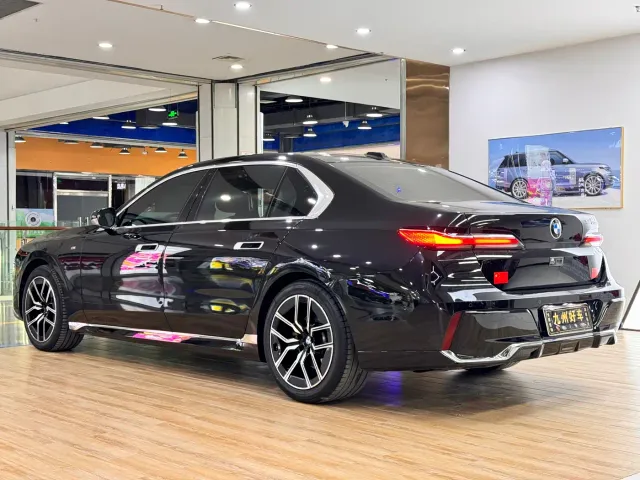 BMW 7 Series — Фото автомобиля 5