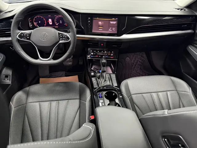 Volkswagen Passat — Фото автомобиля 13