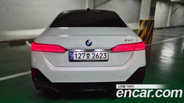 BMW 5 Series G60 — Фото автомобиля 4