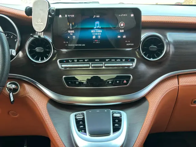 Mercedes-Benz V-Class — Фото автомобиля 6