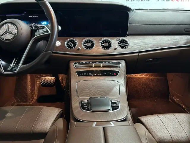Mercedes-Benz E-Class — Фото автомобиля 13