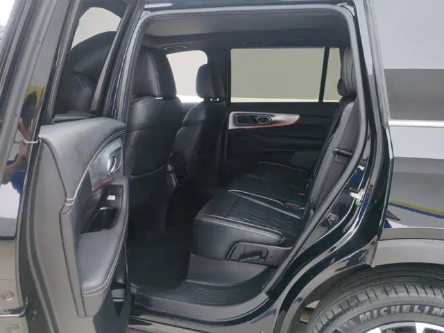 GAC Trumpchi GS8 — Фото автомобиля 11