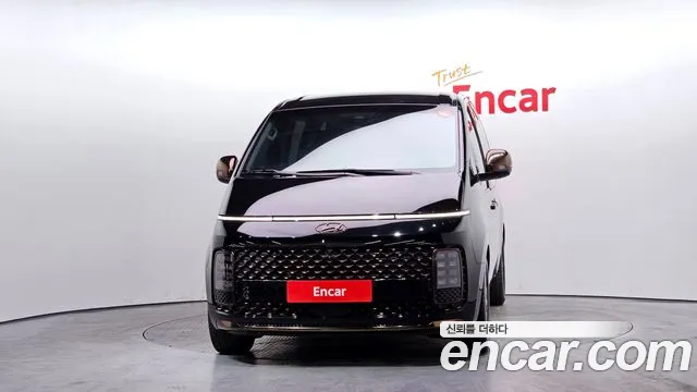 Hyundai Staria Staria L3.5 Lounge 9 мест — Фото автомобиля 3